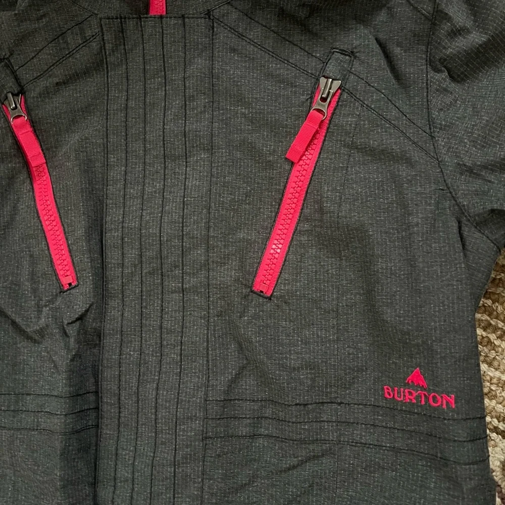 Burton Women’s Charcoal and Pink Ski/Snowboard Coat - Picture 4 of 13
